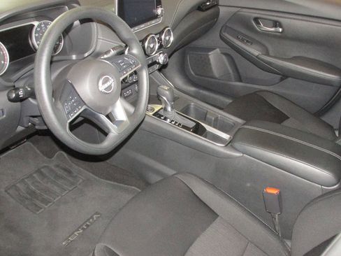 Used 2024 Nissan Sentra SV image 5