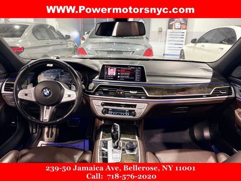 Used 2021 BMW 750i xDrive w/ Executive Package image 17