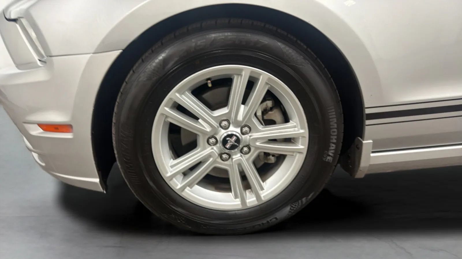 Used 2013 Ford Mustang Coupe RWD image 26