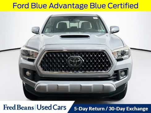 Used 2019 Toyota Tacoma TRD Sport w/ Technology Package AWD/4WD image 2