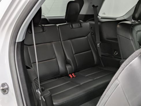 Used 2021 Ford Explorer XLT w/ Equipment Group 202A image 23