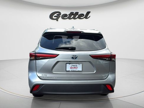Used 2023 Toyota Highlander XLE FWD image 6