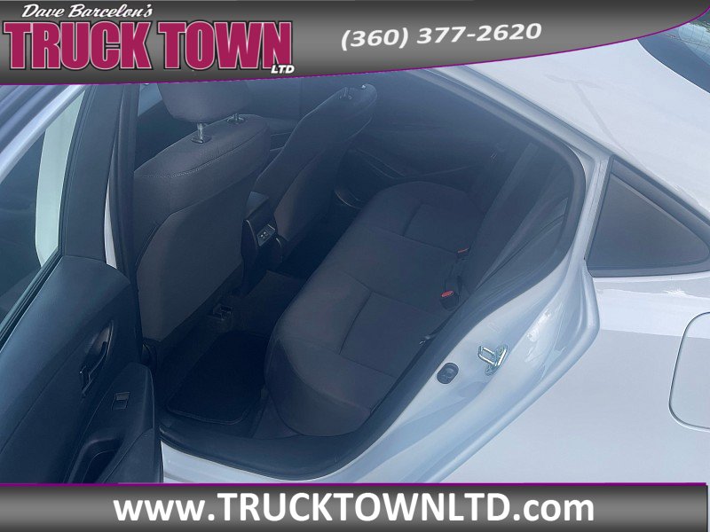 Used 2025 Toyota Corolla LE FWD image 10