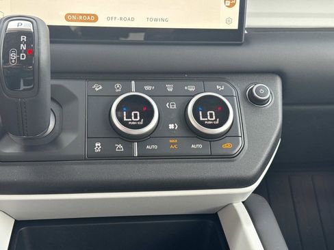 Certified 2025 Land Rover Defender 110 S image 25