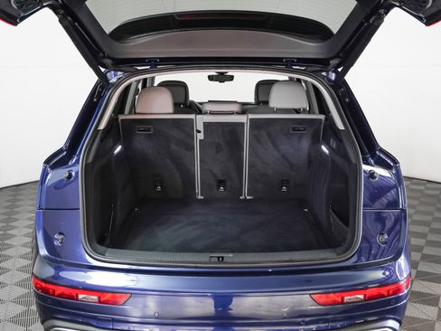 Used 2021 Audi Q5 Premium Plus w/ Premium Plus Package image 11