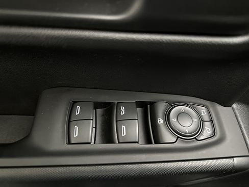 Used 2019 Chevrolet Silverado 1500 Custom Trail Boss w/ Custom Convenience Package AWD/4WD image 19