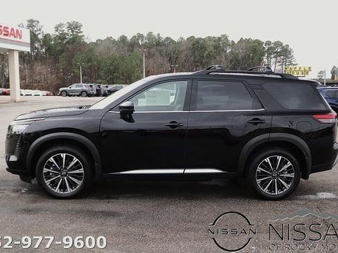 New 2026 Nissan Pathfinder Platinum image 4