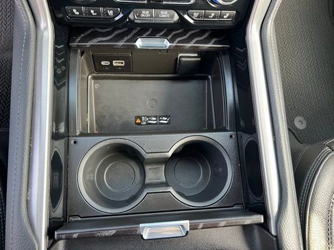 Used 2024 GMC Yukon Denali image 35