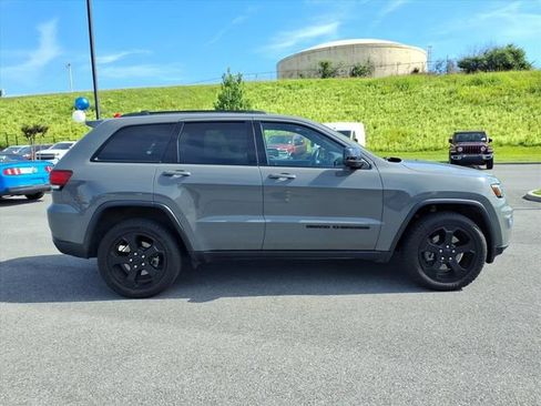 Used 2021 Jeep Grand Cherokee Freedom Edition AWD/4WD image 5