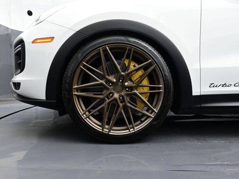 Certified 2023 Porsche Cayenne Turbo GT AWD/4WD image 6