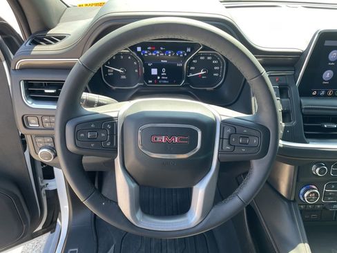 Used 2021 GMC Yukon AT4 w/ AT4 Premium Plus Package AWD/4WD image 15