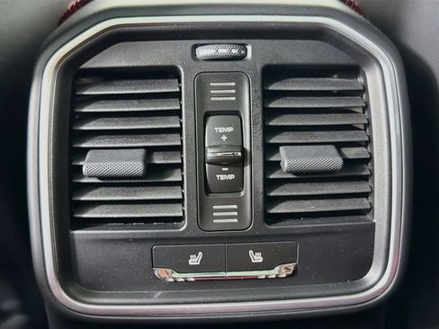 Certified 2026 Porsche Macan S AWD/4WD image 31