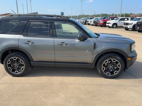 Used 2025 Ford Bronco Sport Outer Banks w/ Outer Banks Tech Package+ AWD/4WD image 2