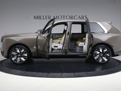 Certified 2025 Rolls-Royce Cullinan image 18