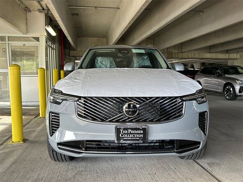 New 2026 Volvo XC90 B6 Plus w/ Protection Package Premier image 6