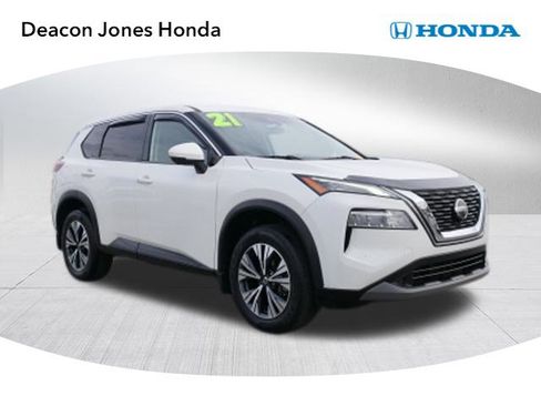 Used 2021 Nissan Rogue SV image 1