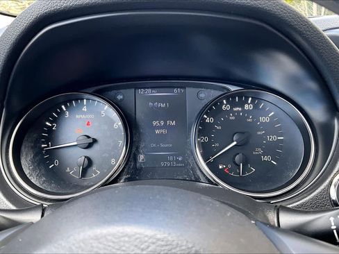 Used 2018 Nissan Rogue Sport SV AWD/4WD image 26