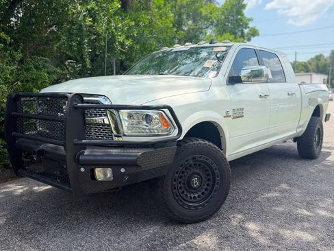 Used 2018 RAM 2500 Laramie w/ Convenience Group AWD/4WD image 2