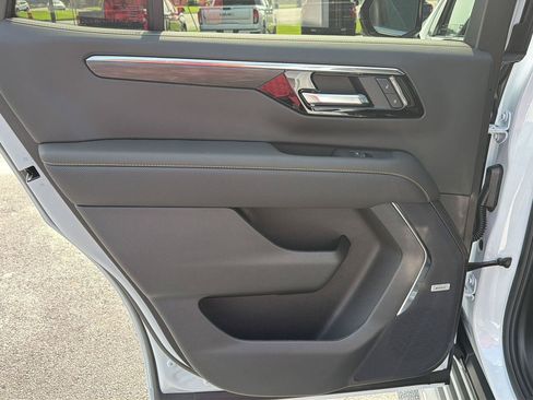 New 2026 Chevrolet Tahoe Premier w/ Sun And Tow Package AWD/4WD image 19