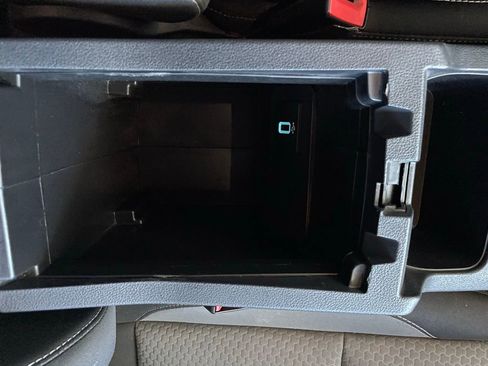 Used 2019 Ford Escape SE image 28