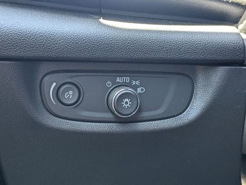 Used 2018 Buick Regal Preferred w/ Driver Confidence Package #1 FWD image 22