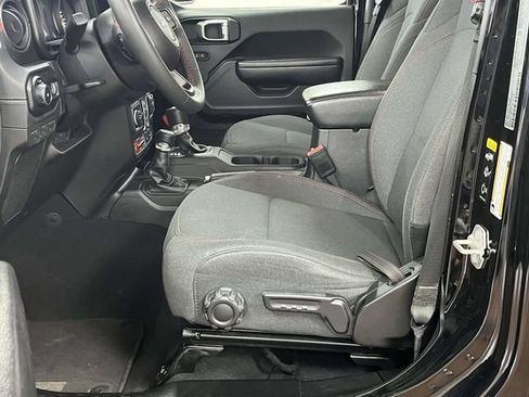 Used 2024 Jeep Wrangler Unlimited Rubicon AWD/4WD image 15