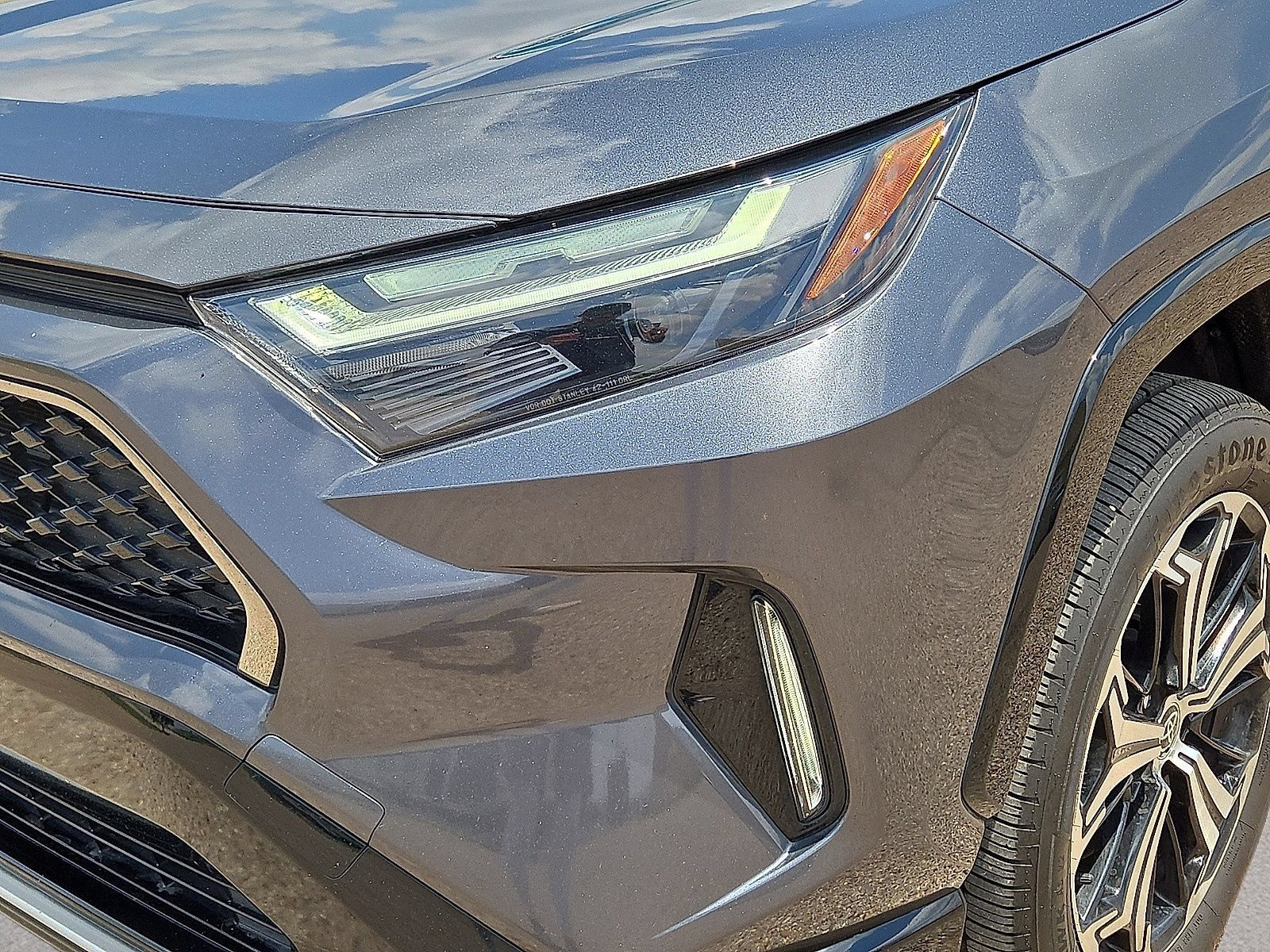Used 2023 Toyota RAV4 XSE AWD/4WD image 9