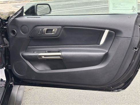 Used 2020 Ford Mustang Shelby GT500 w/ Technology Package image 29