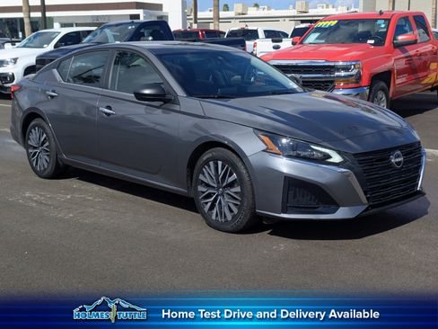 Used 2024 Nissan Altima 2.5 SV image 1