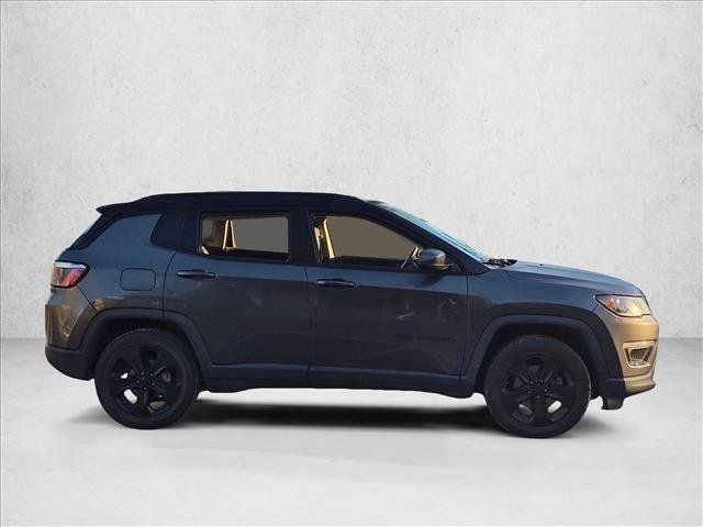 Used 2018 Jeep Compass Latitude w/ Popular Equipment Group FWD image 4
