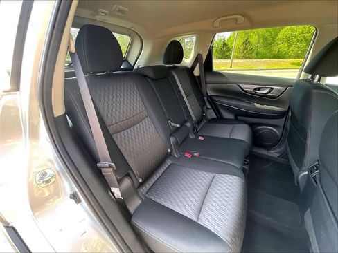 Used 2017 Nissan Rogue S w/ S Appearance Package AWD/4WD image 19