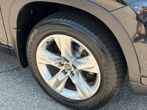 Used 2017 Toyota Highlander Limited AWD/4WD image 13