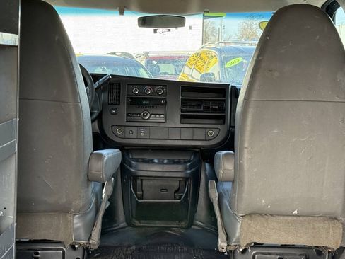 Used 2012 Chevrolet Express 2500 RWD image 12