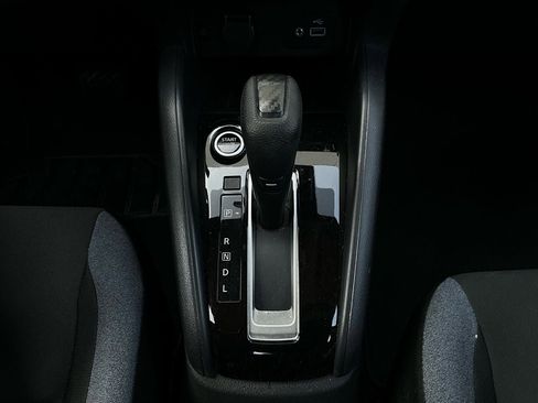 Used 2025 Nissan Versa SV w/ Trunk Package image 21