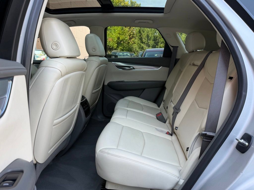 Used 2020 Cadillac XT5 Premium Luxury AWD/4WD image 16