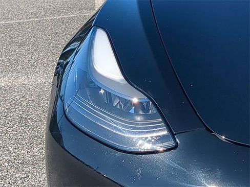 Used 2022 Tesla Model 3 Long Range image 10