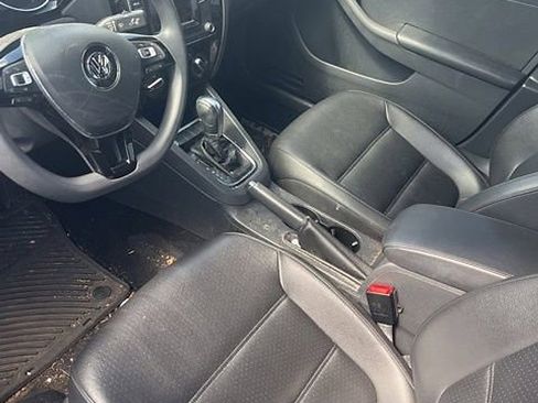 Used 2018 Volkswagen Jetta Sport image 12