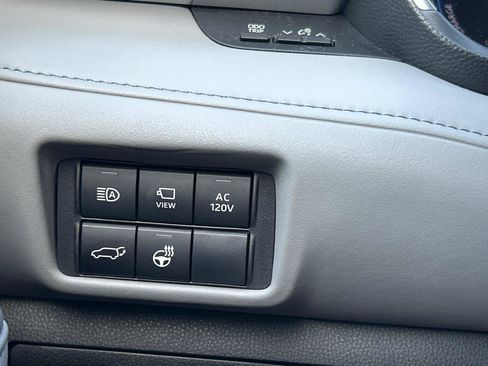 Used 2023 Toyota Highlander Platinum AWD/4WD image 33