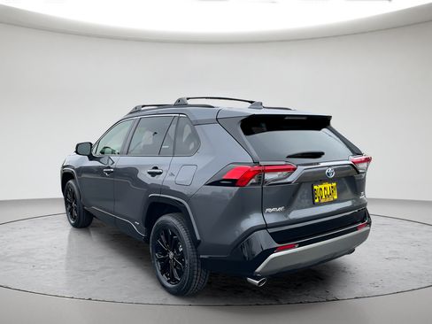 Certified 2024 Toyota RAV4 SE AWD/4WD image 5
