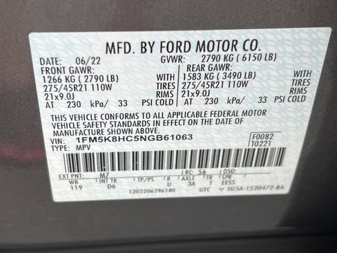 Used 2022 Ford Explorer Platinum w/ Equipment Group 601A AWD/4WD image 34