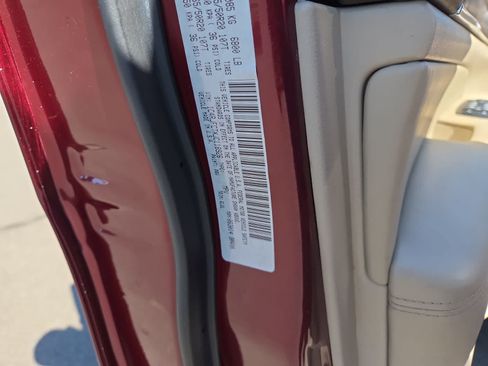 Used 2018 Jeep Grand Cherokee Overland AWD/4WD image 29