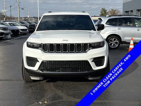 Used 2024 Jeep Grand Cherokee Laredo w/ Trailer Tow Package image 12