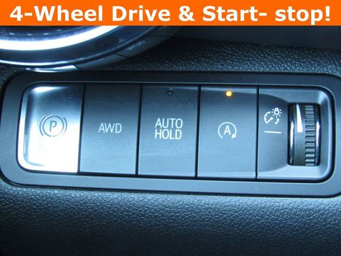 Used 2025 Chevrolet Equinox LT AWD/4WD image 8