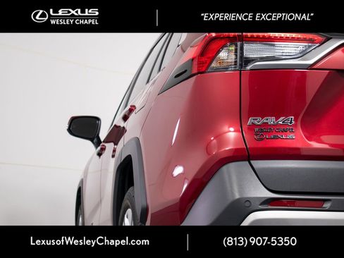 Used 2022 Toyota RAV4 Limited FWD image 9