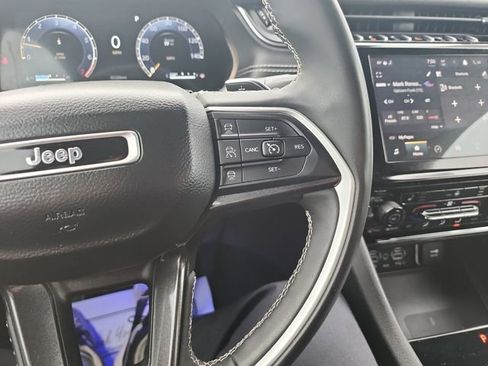 Used 2023 Jeep Grand Cherokee L Laredo AWD/4WD image 21