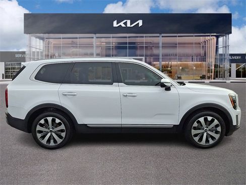 Certified 2022 Kia Telluride S image 7
