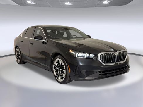 Used 2025 BMW 530i RWD image 7