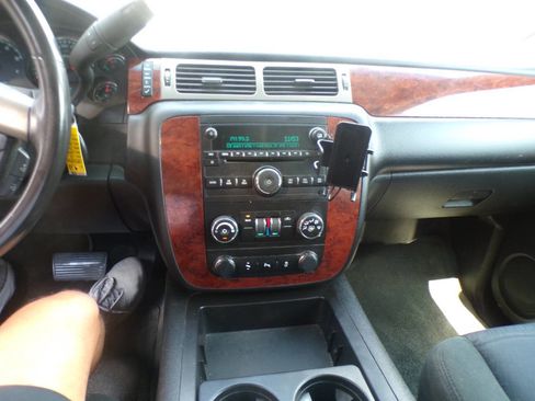 Used 2013 Chevrolet Tahoe LS w/ Convenience Package image 9