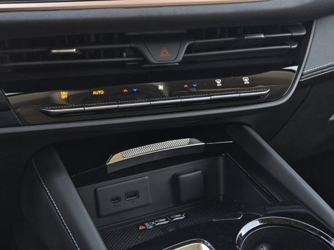 New 2025 Buick Envision Sport Touring image 12