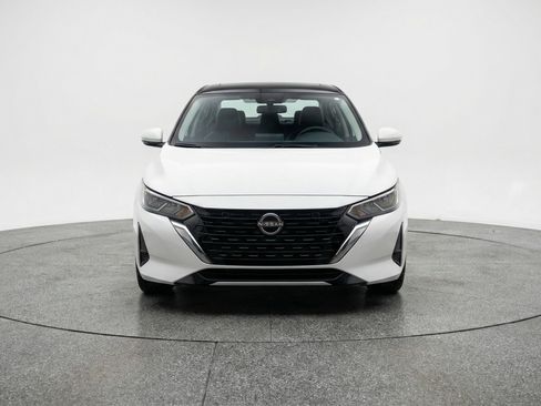 Used 2025 Nissan Sentra SV FWD image 2